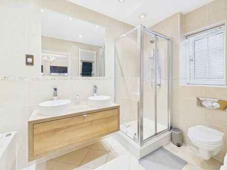 Oval Way, Gerrards Cross, Buckinghamshire,SL9 - Photo 3