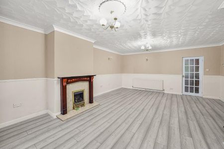 3 bedroom semi-detached house to rent - Photo 2