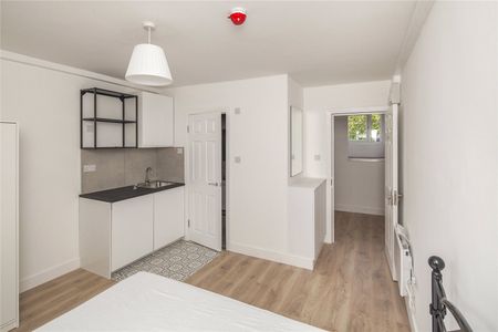 Coburg Crescent, London, SW2 3HU - Photo 3