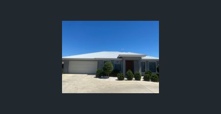 BEAUTIFUL BOOROOMA LIVING - Photo 5