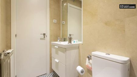 2-bedroom apartment for rent in Universidad, all bills included - Photo 3