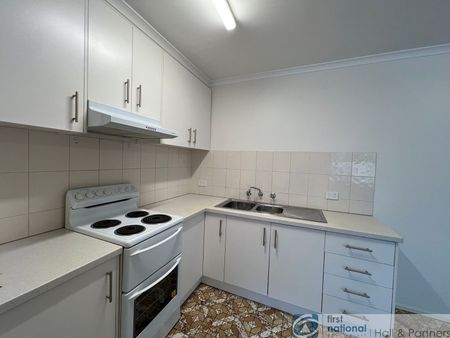Neat & Convenient Two-Bedroom Flat in Prime Location - Photo 3