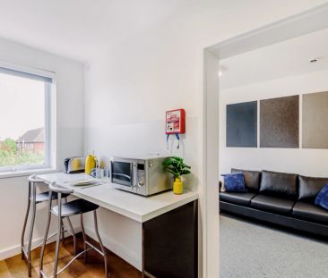 First Floor Studio - Photo 2