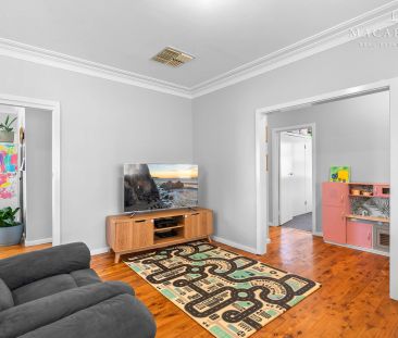 32 Northcott Parade, Mount Austin NSW 2650 - Photo 3