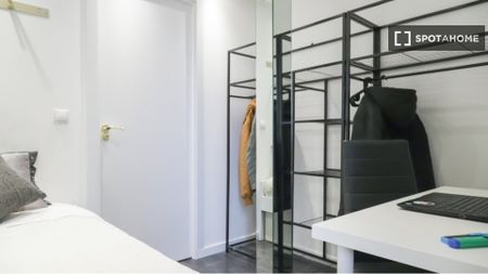 madrid, Community of Madrid 28027 - Photo 4