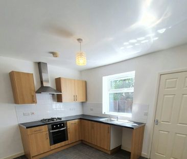 Semi-detached house to rent on - Photo 4