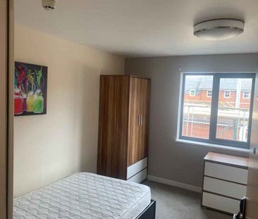 Deluxe En-Suite Behn Hall - Photo 1