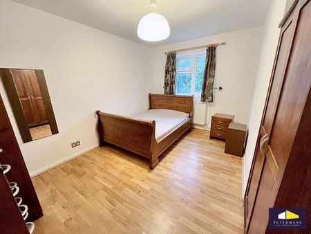 3 bedroom flat to rent - Photo 2