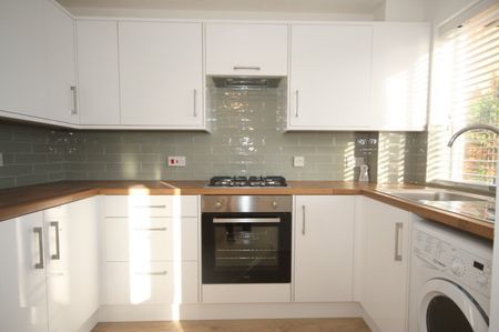 West Hill Road, Woking - Photo 5