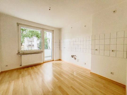 Schöne 2-Zimmer-Wohnung mit Balkon in gepflegtem Mehrfamilienhaus - Photo 1