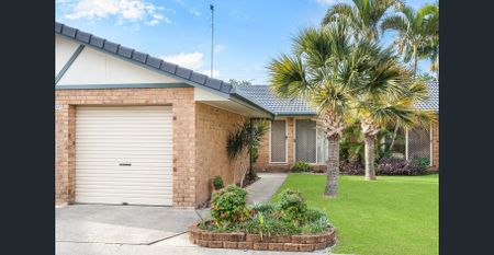 Walk to the Beach & Cafes - Photo 3