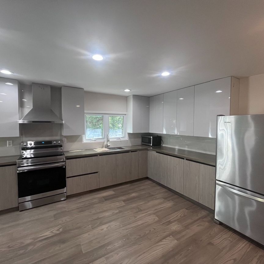 For Lease - 379 The Queensway South N/A, Georgina, Ontario - Photo 1