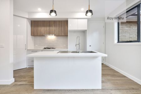 Light, Bright & Quality Built! - Photo 5