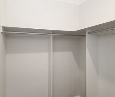 Modern 3-Bedroom Home with 2 Bathrooms and Single Garage - Photo 2