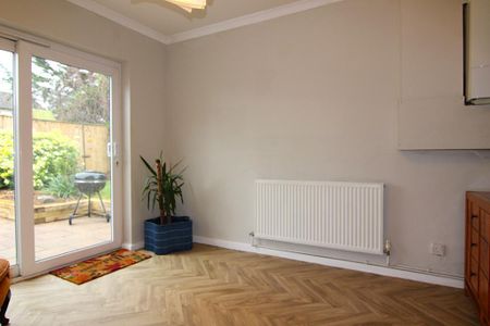 3 bedroom semi-detached house to rent - Photo 2
