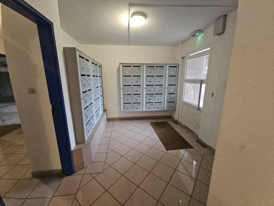 Location Appartement 1 pièce 18m² ST DENIS 97490 - Photo 1