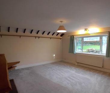 3 bedroom barn conversion to rent - Photo 2
