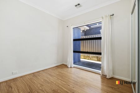 5 Bedroom Home Close to Hospital, University and Belconnen Town Centre - Photo 3