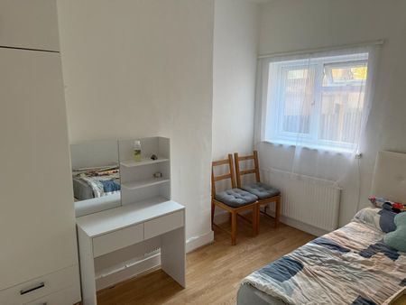 1 Bed Flat, Dongola Road, N17 - Photo 3