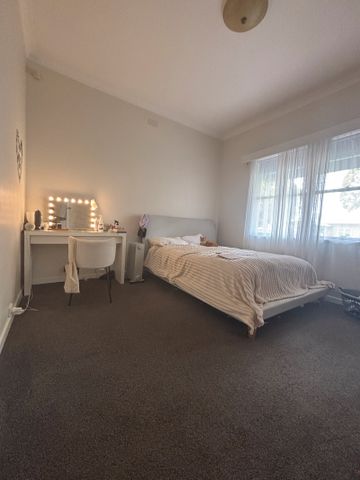 Fantastic Location! - Photo 2