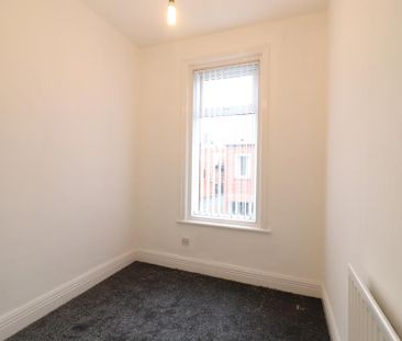 3 bedroom apartment to rent - Photo 2