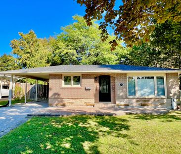 For Lease - 74 Devins Drive, Aurora, Ontario - Photo 6