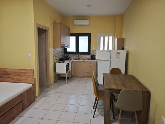Studio/Γκαρσονιέρα για ενοικίαση Κέντρο (Κόρινθος) - Photo 1
