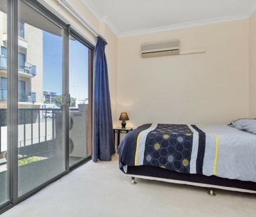 6/11 Regal Place, East Perth - Photo 6