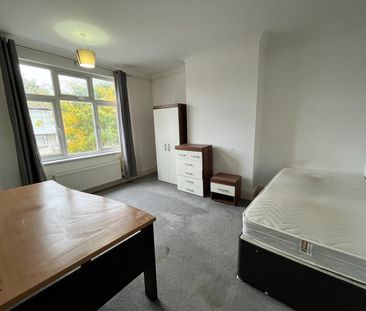 6 Bed Semi-Detached House, Conygre Road, BS34 - Photo 6