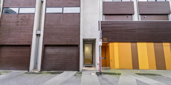 Contemporary Richmond Townhouse with Expansive Rooftop Terrace and Study! - Photo 3