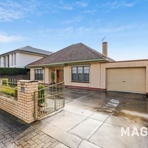 3 Bedroom Family Home in Bluechip location - Photo 2