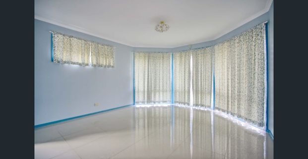 Large Family Home - Photo 1