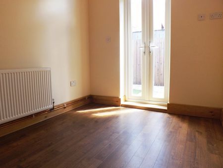 Station Road, Renishaw, Sheffield, S21 - Photo 3