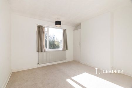 4 bedroom house to rent Church Road, Addlestone, KT15 - Photo 5