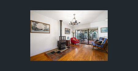 Multiple Living Rooms House locate in Park Side - Photo 5