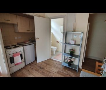 Studio Flat, Willesden Green, NW2 - Photo 6