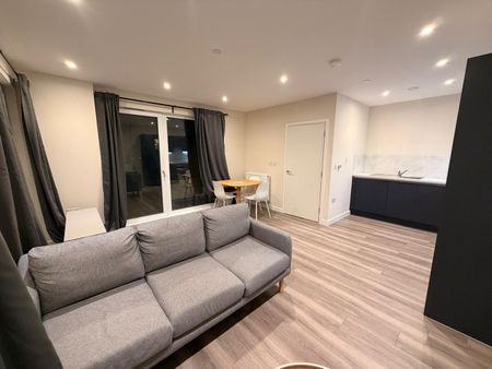 2 Bed Flat, Green Ferry Way, E17 - Photo 3