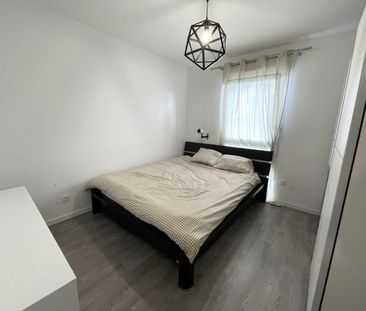 A LOUER - BEAU T2 + BALCON + 2 PARKINGS + CAVE - Photo 2