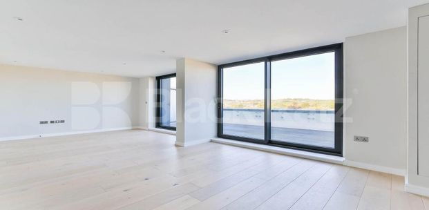 Huge luxury one bed within a private development and access to a private terrace - Photo 1