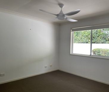 Private duplex in popular Paradise Point - Photo 5