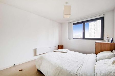 Warton Road, London, E15 - Photo 3