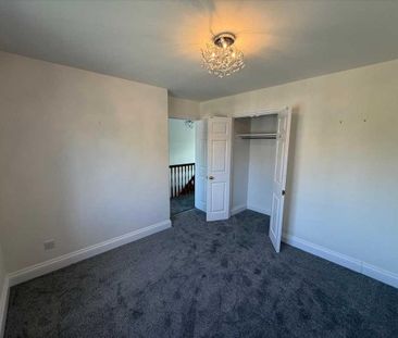 3 bedroom link detached house to rent - Photo 5