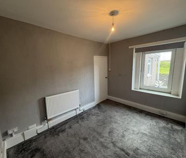 2 bedroom end of terrace house to rent - Photo 5