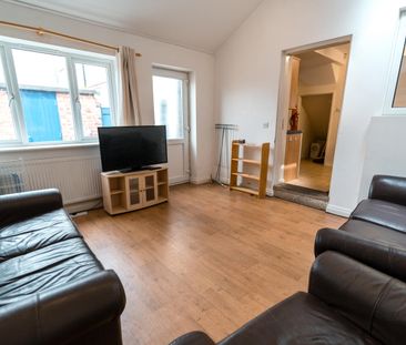 64 Seventh Avenue - Photo 1