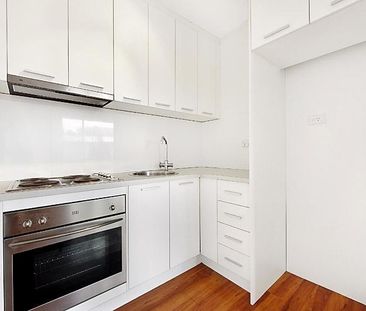 Neat Start In Northcote - Photo 5