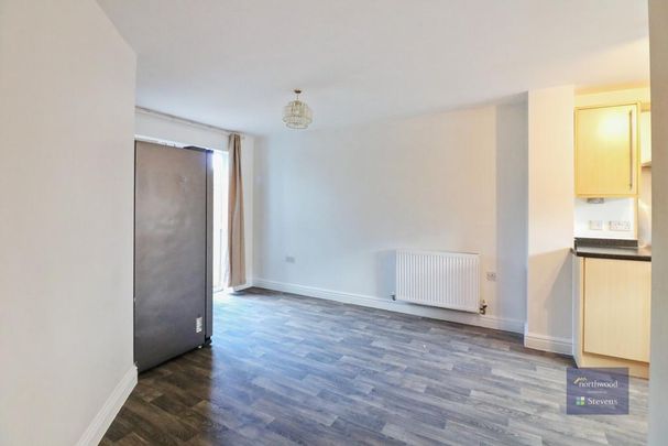 4 bedroom terraced house to rent - Photo 1