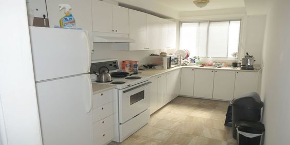 Superbe 4 1/2 - Chauffé - Près REM - Photo 3