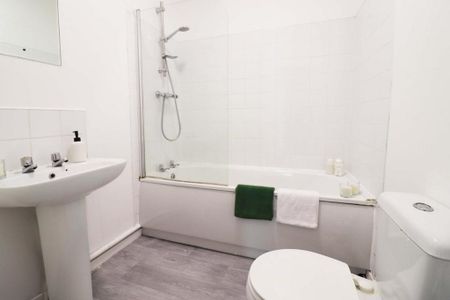 3 bedroom end of terrace house to rent - Photo 4