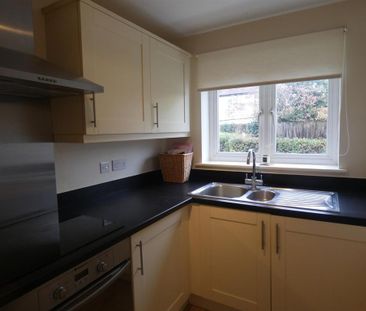 2 bedroom terraced house to rent - Photo 4