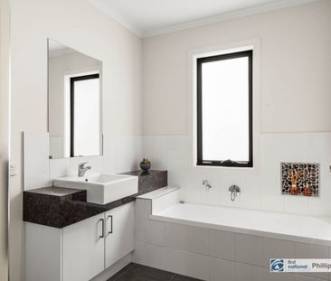 Modern Home in quiet location - Photo 4
